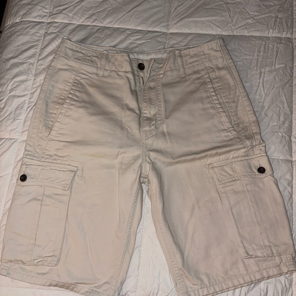 Levi’s Men's white Cargo Shorts